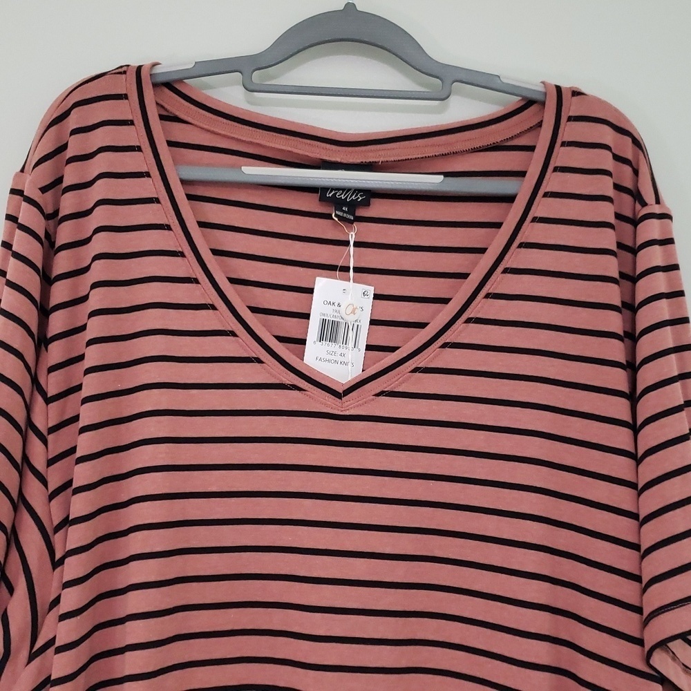 Plus Size NWT Women's Boxy Top 4X Pink Black Striped V-neck Casual Relaxed New - Picture 2 of 11
